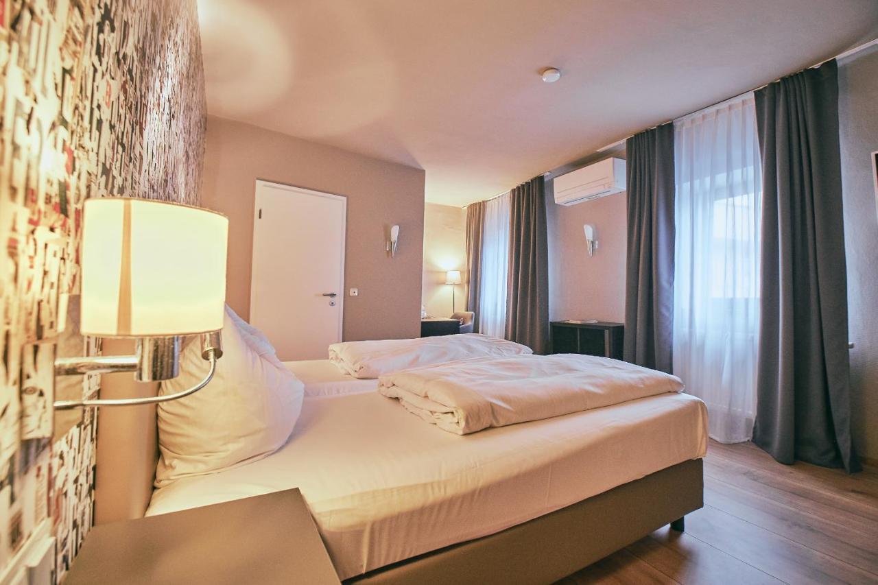 Hotel Roter Hahn Регенсбург Екстериор снимка