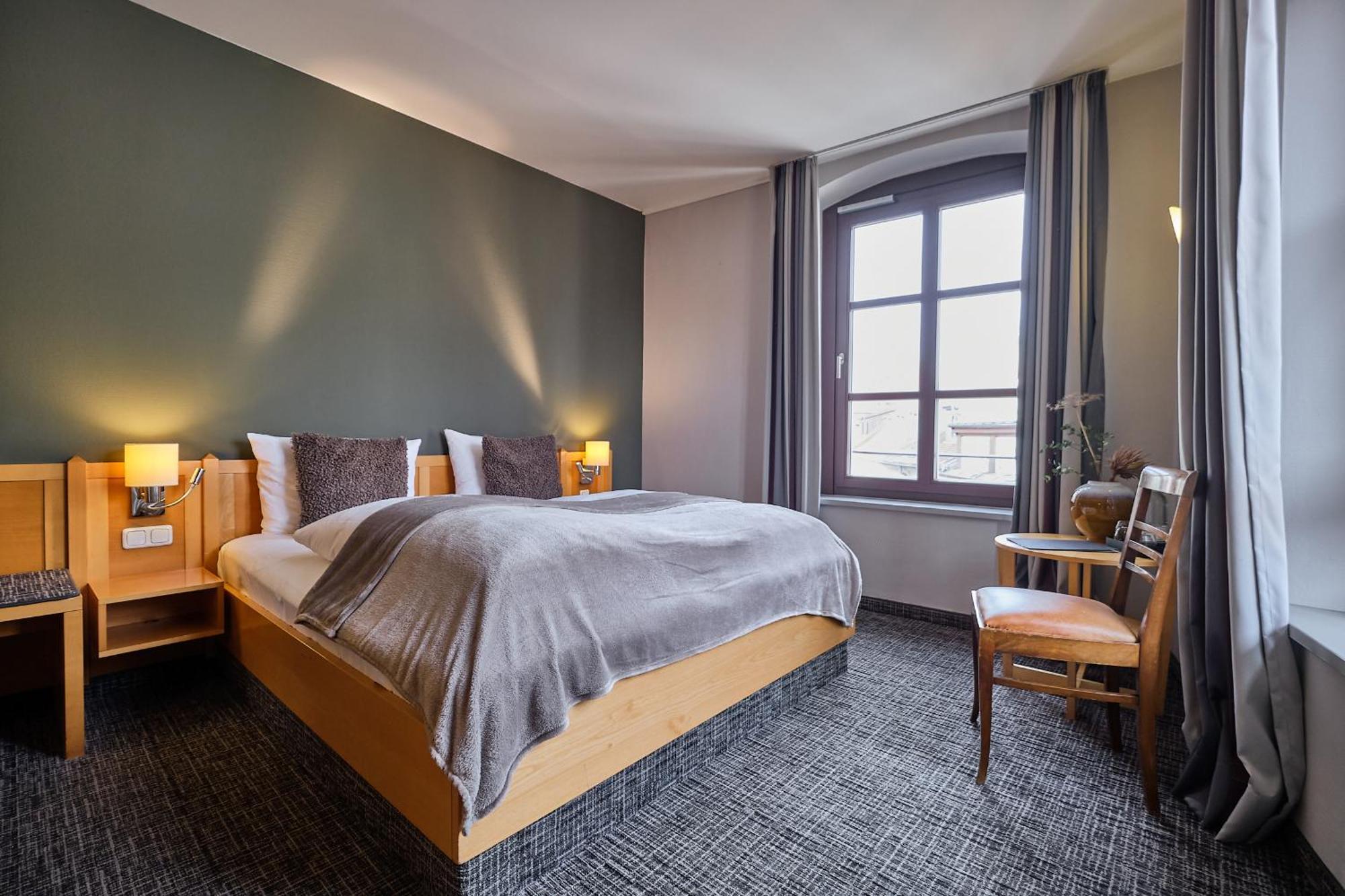 Hotel Roter Hahn Регенсбург Екстериор снимка