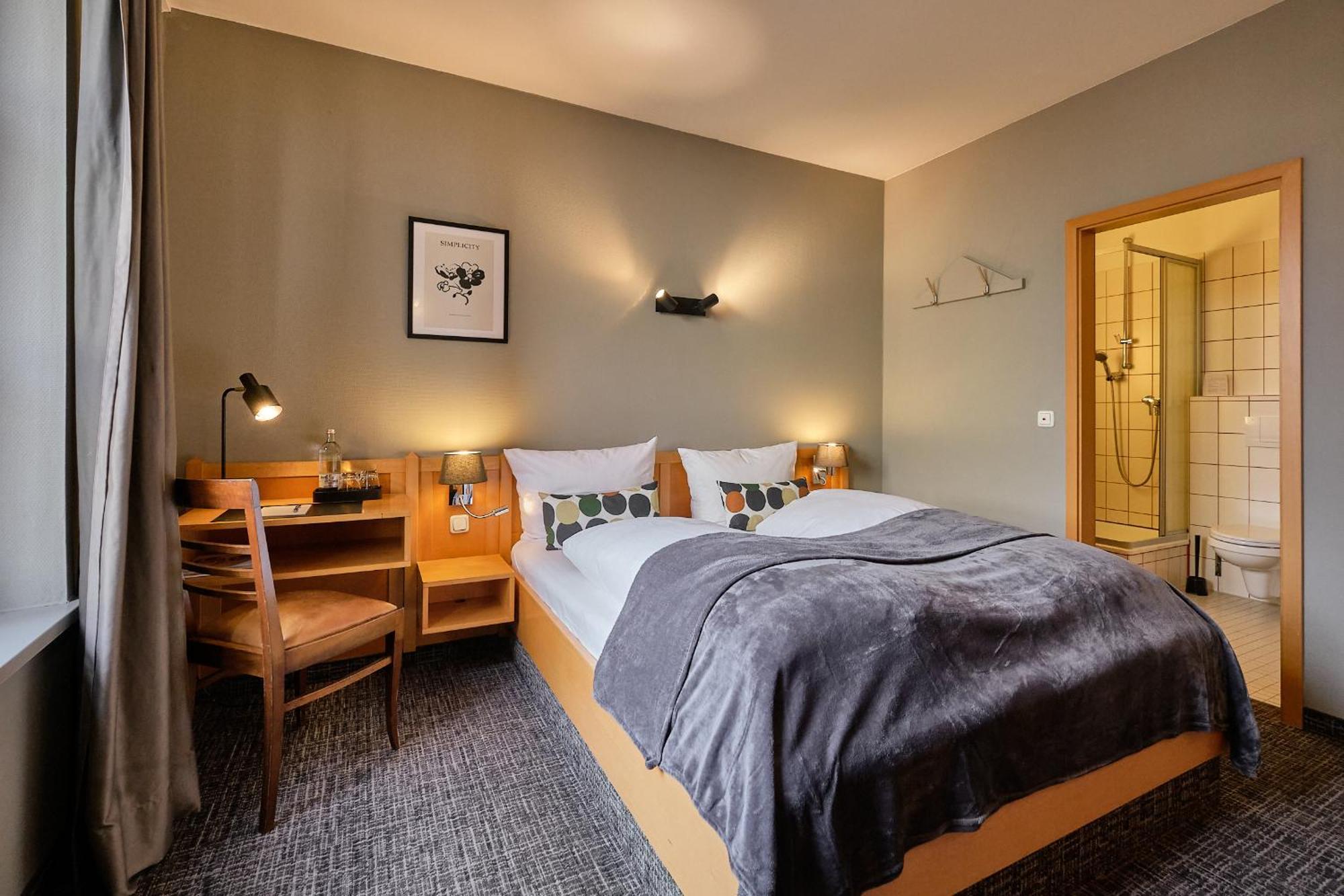 Hotel Roter Hahn Регенсбург Екстериор снимка