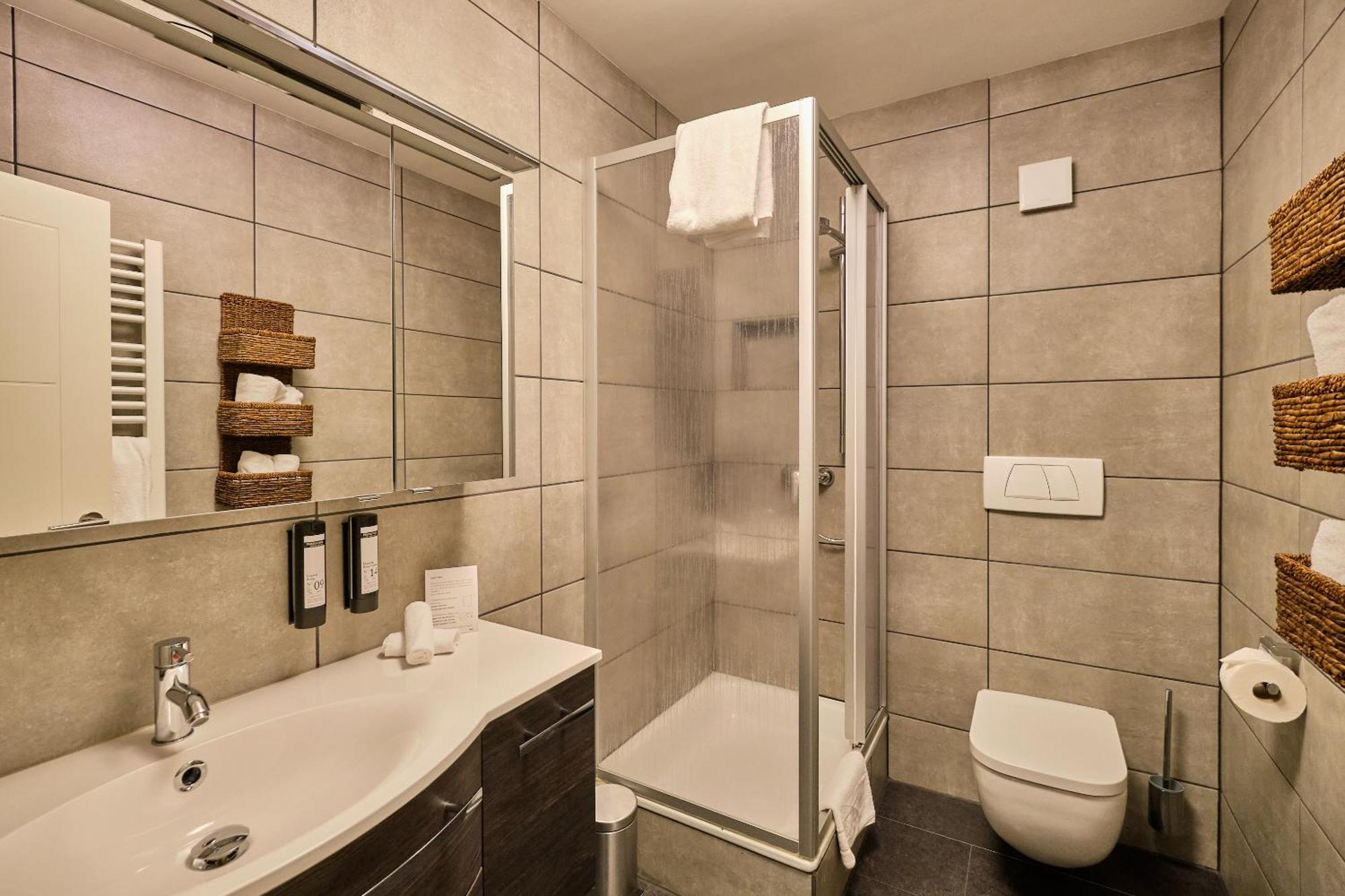 Hotel Roter Hahn Регенсбург Екстериор снимка
